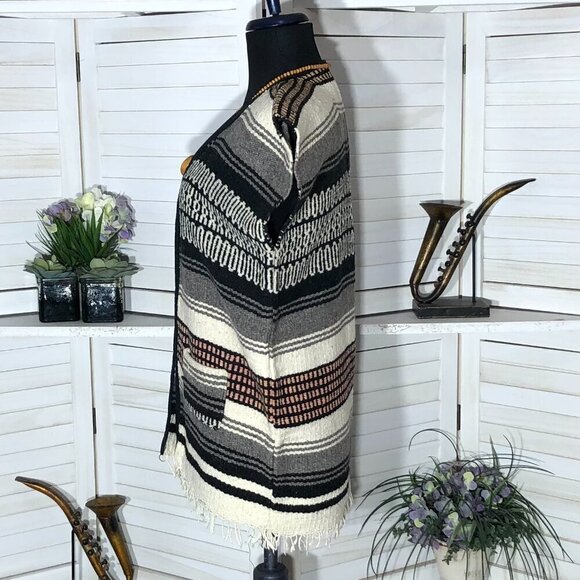 Vintage 70s Woven Fringe Blanket Poncho Vest Size M L - Picture 3 of 9